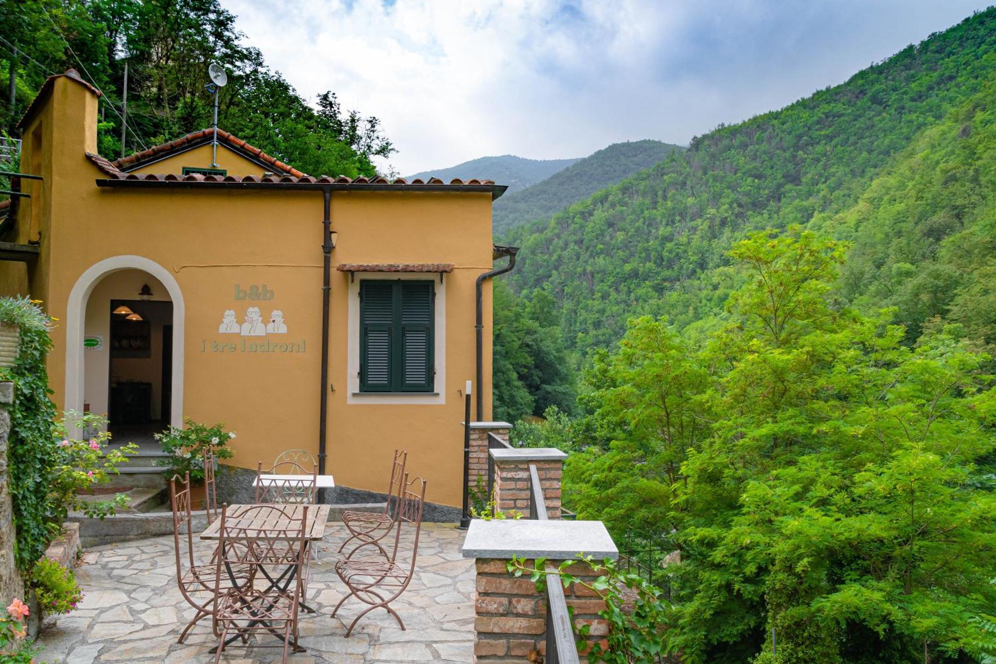 Bed and Breakfast I Tre Ladroni Nasino Экстерьер фото