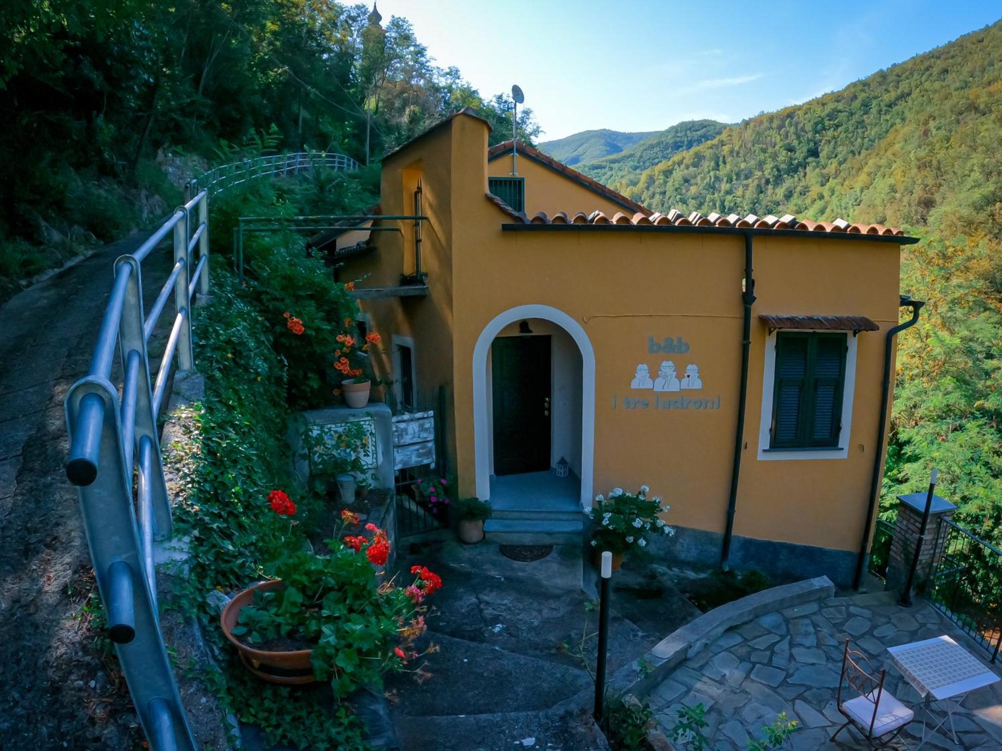 Bed and Breakfast I Tre Ladroni Nasino Экстерьер фото